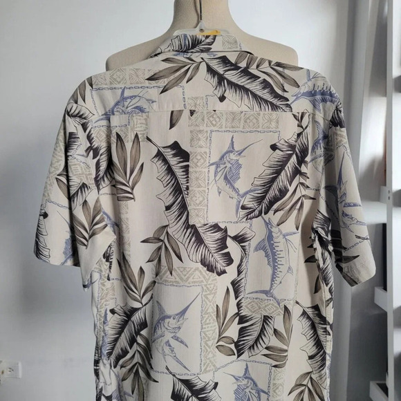 Caribbean Men’s Silk Blend Button Up Sailfish Hawaiian Shirt (Size: M) - Picture 7 of 16